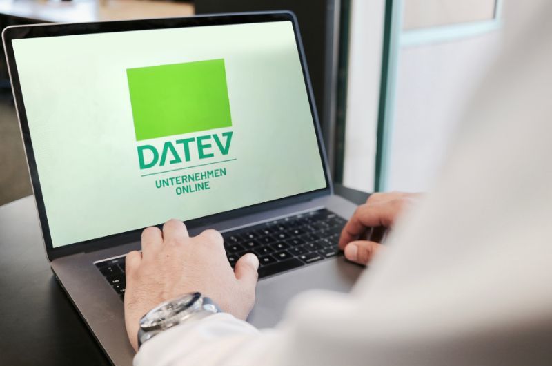 DATEV Unternehmen Online am Laptop